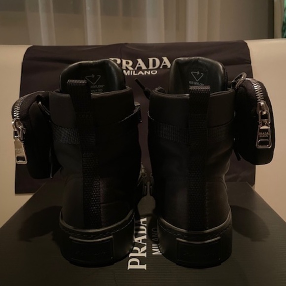 Black Re Nylon Logo Pouch Sneakers SIze 6 - Picture 2 of 9